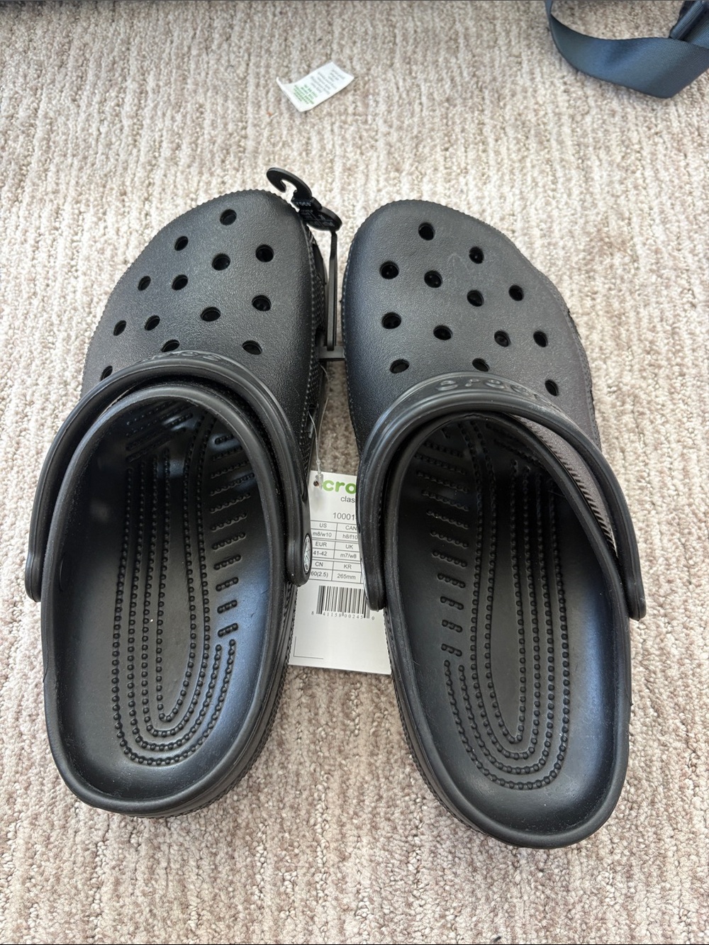 CROCS Classic Clog in Black